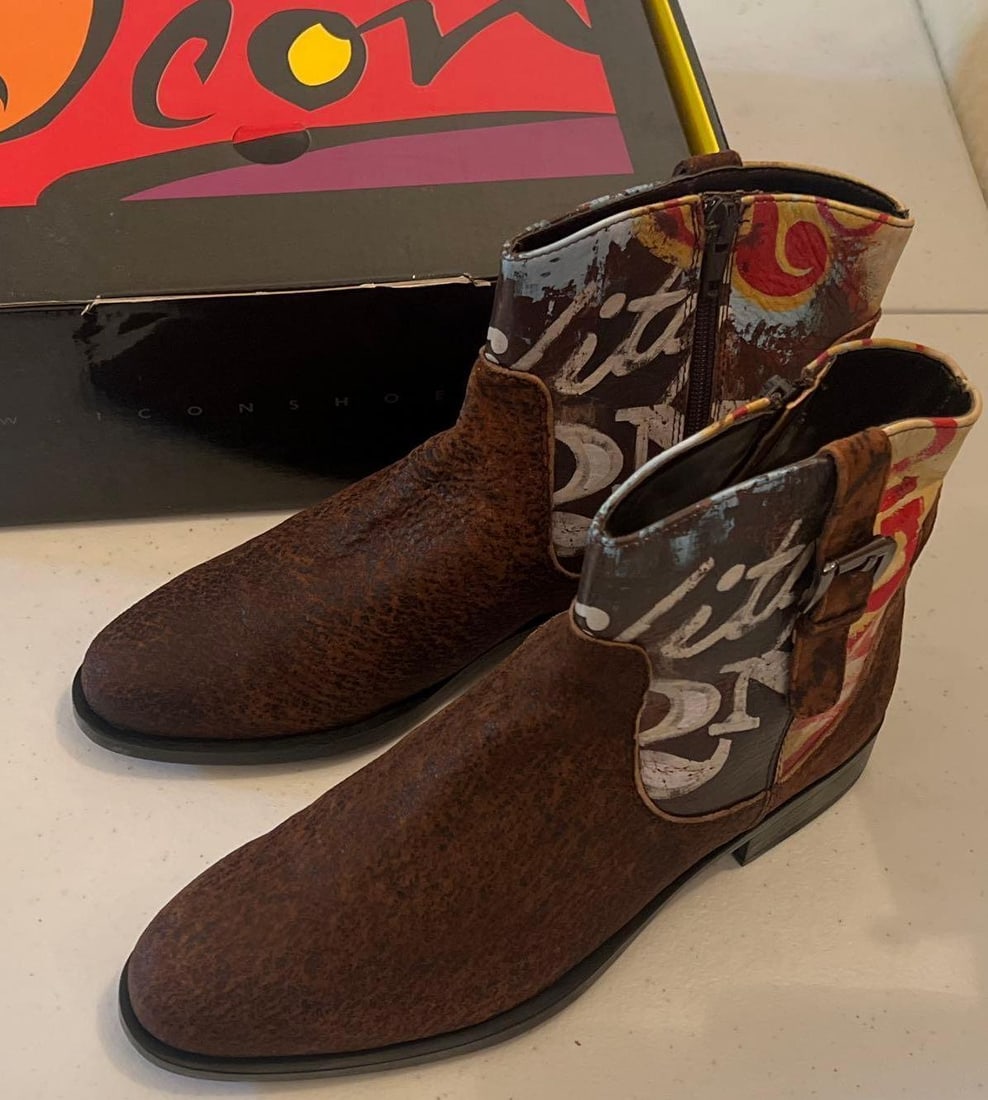 Women's Icon Side Zip Ankle Boot, Size 7 (1 of 4)