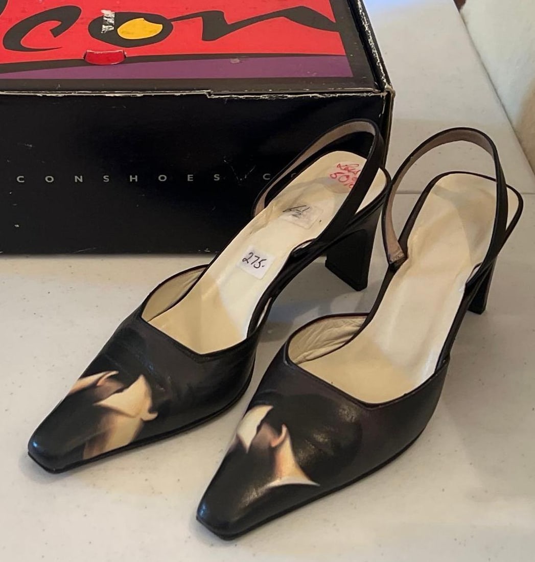 Women's Icon Heeled Shoes, Size 6 1/2 (1 of 4)