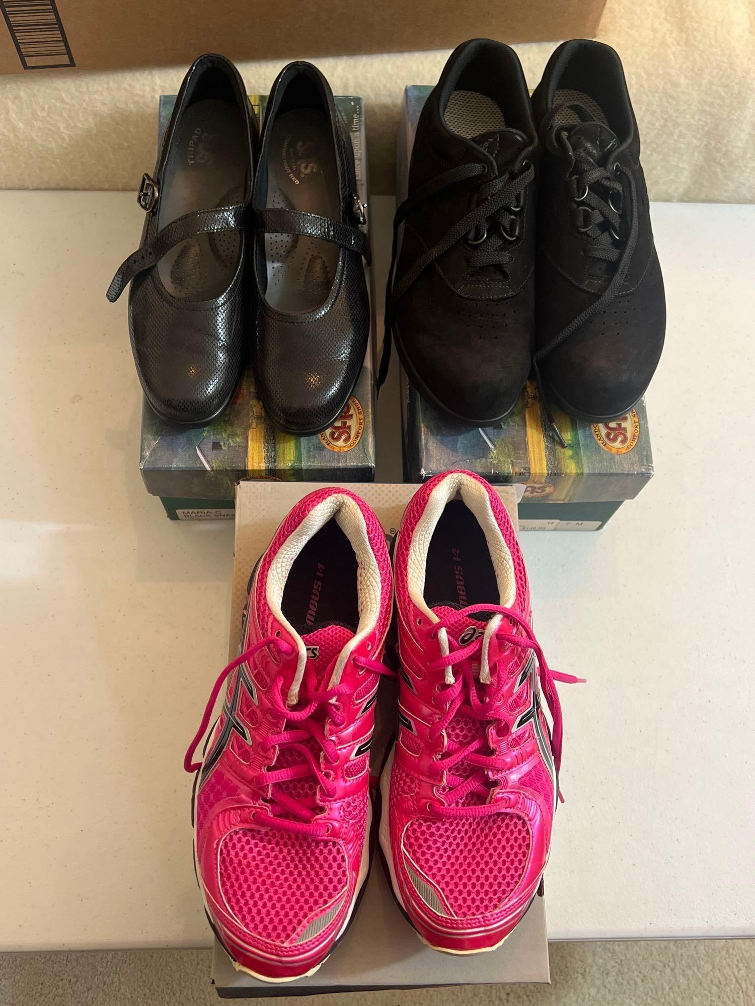 Three Pairs Of Women's Shoes, Size 7, Including Sas And Oasis: Three pairs of women's shoes, size 7, including SAS and oasis.