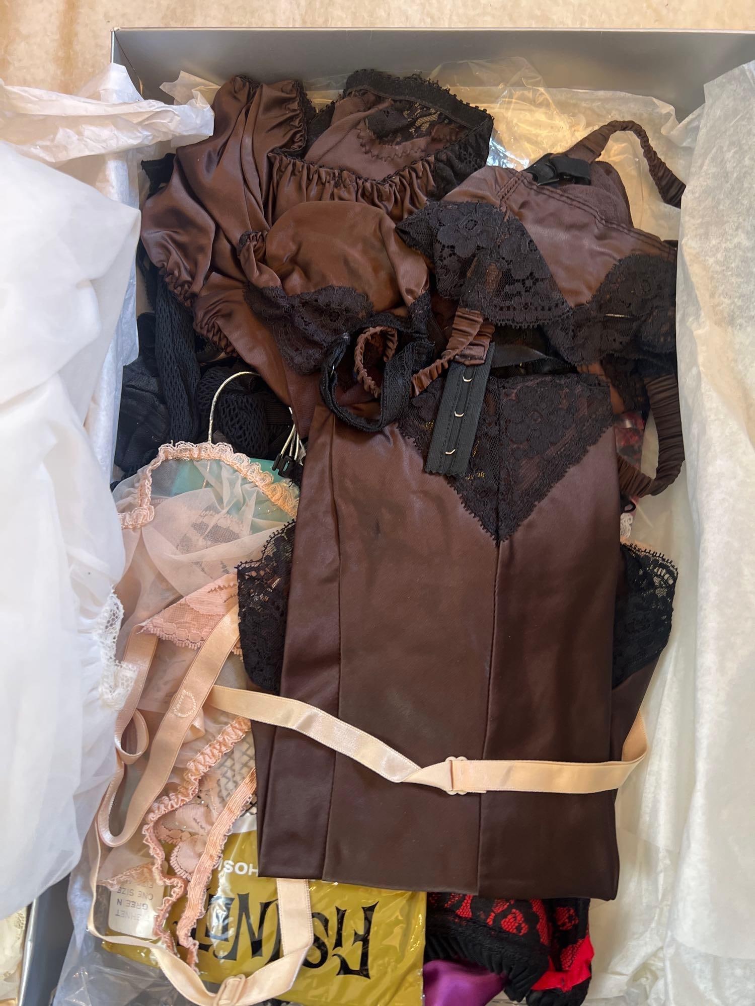 Grouping Of Vintage Wedding Night Lingerie (1 of 5)