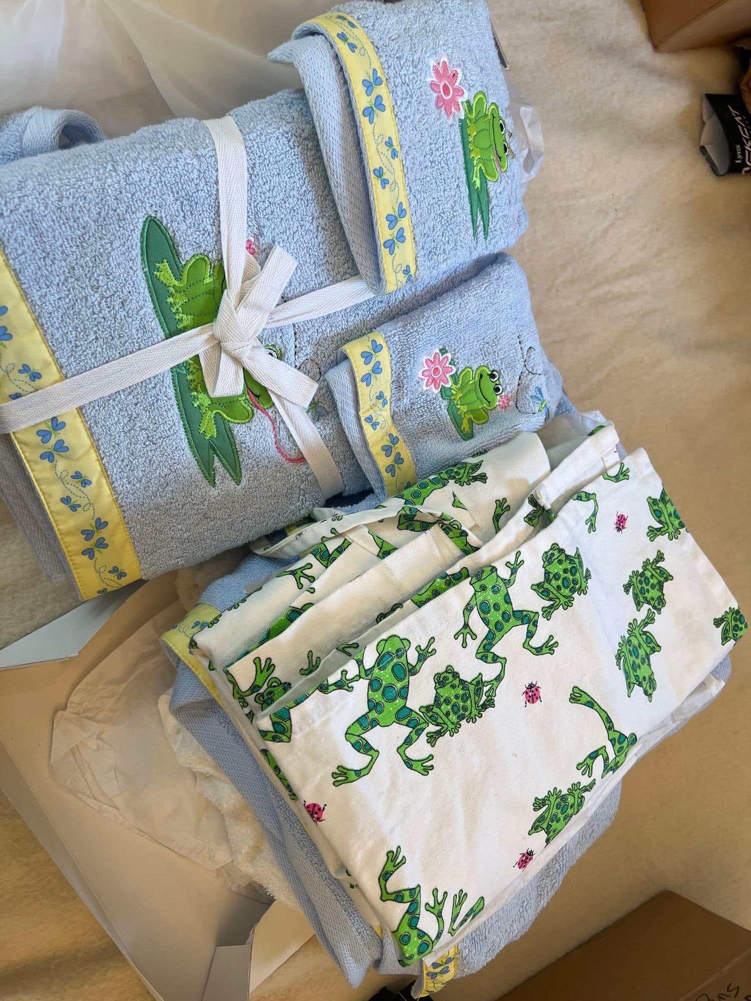 Grouping Of Frog Themed Linens: Grouping of frog themed linens.