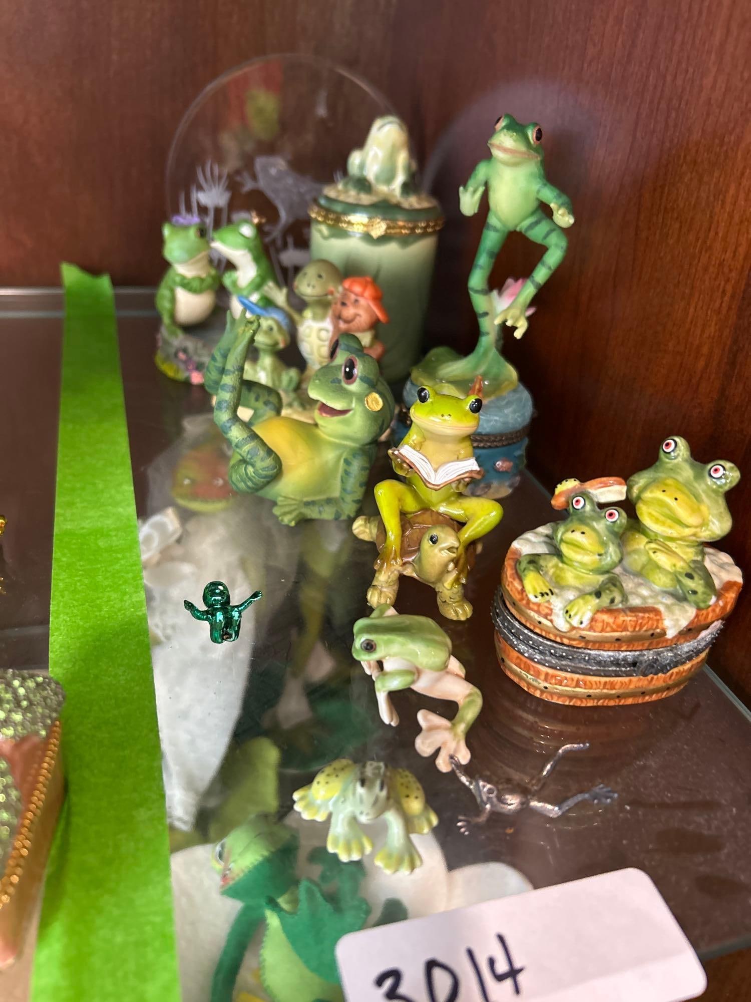 Miniature Frog Boxes & Collectibles: Miniature frog boxes & collectibles.