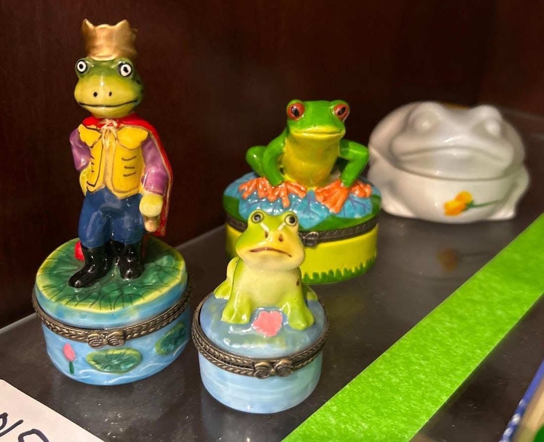 Porcelain Frog Boxes: Porcelain frog boxes. Tallest approximately 4.0H x 1.75W in.