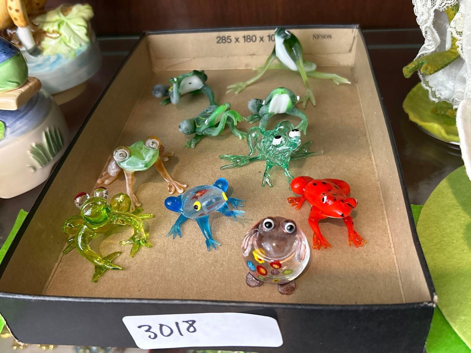Lot Of Miniature Art Glass Frogs: Lot of miniature art glass frogs. Tallest approximately 2.0in.
