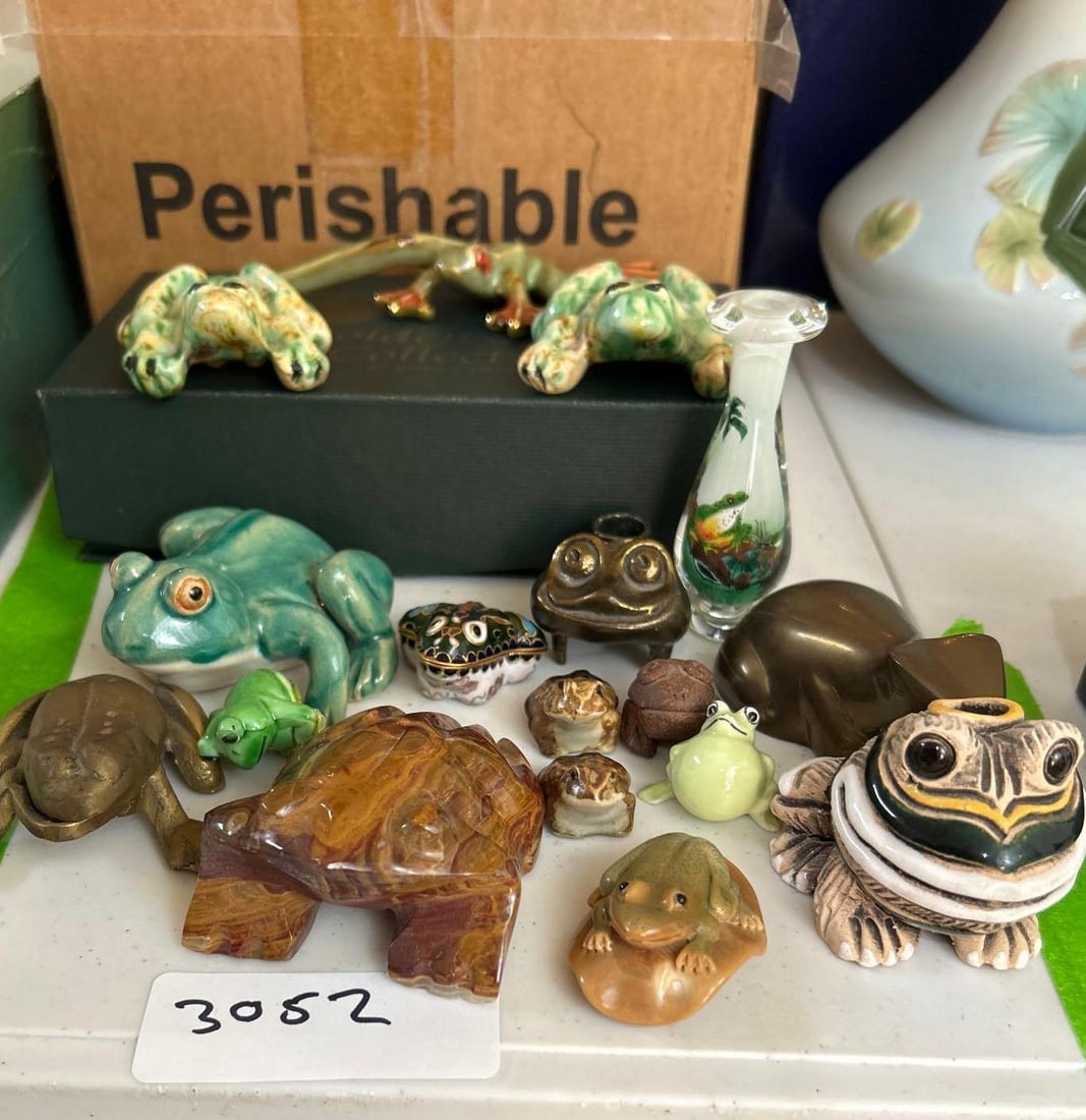 Grouping Brass And Pottery Frog Figures: Grouping brass and pottery frog figures. Includes golden Pond collection and pair of ceramic "naughty frogs."