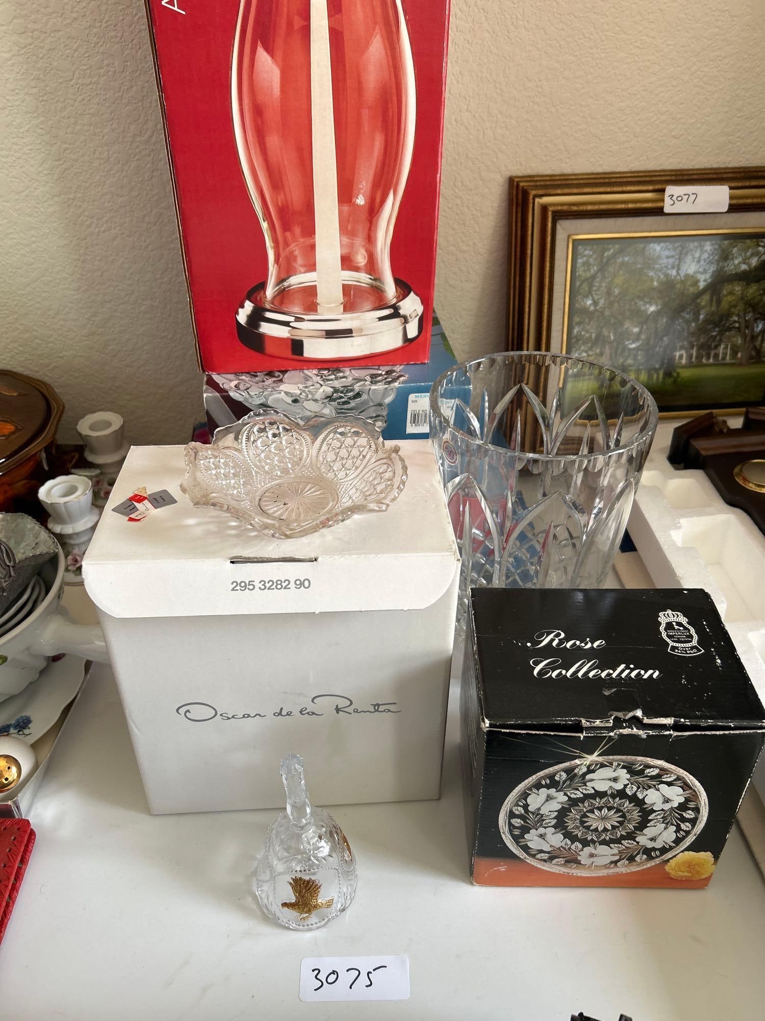 Collection Of Crystal And Glass Housewares To Include Oscar De La Renta Candlesticks: Collection of crystal and glass housewares to include Oscar de la Renta candlesticks.