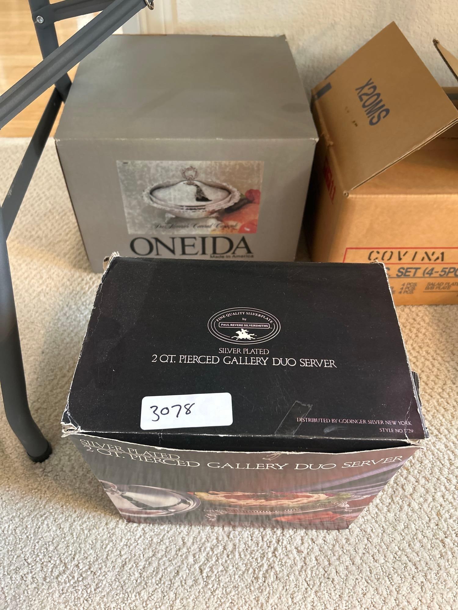 Silver Plate Serving Dishes, Including Oneida, In Original Boxes: Silver plate serving dishes, including Oneida, in original boxes.