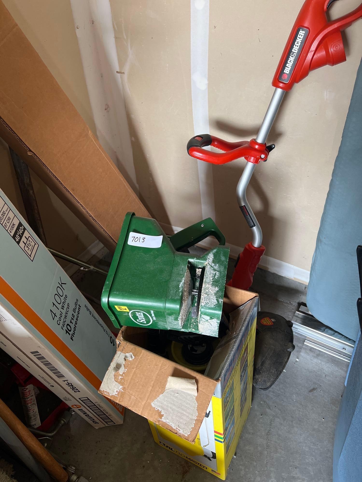 Electric Weed Wacker And Funnel Top Sprayer (1 of 3)