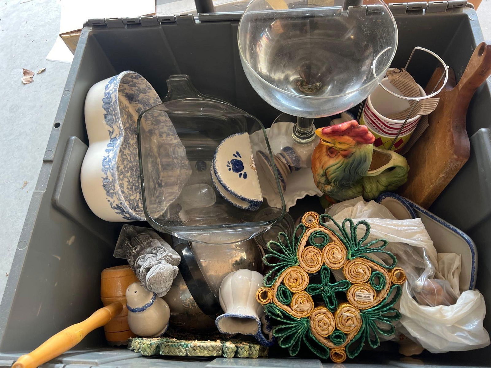 Lot Of Housewares & Ceramics (1 of 5)