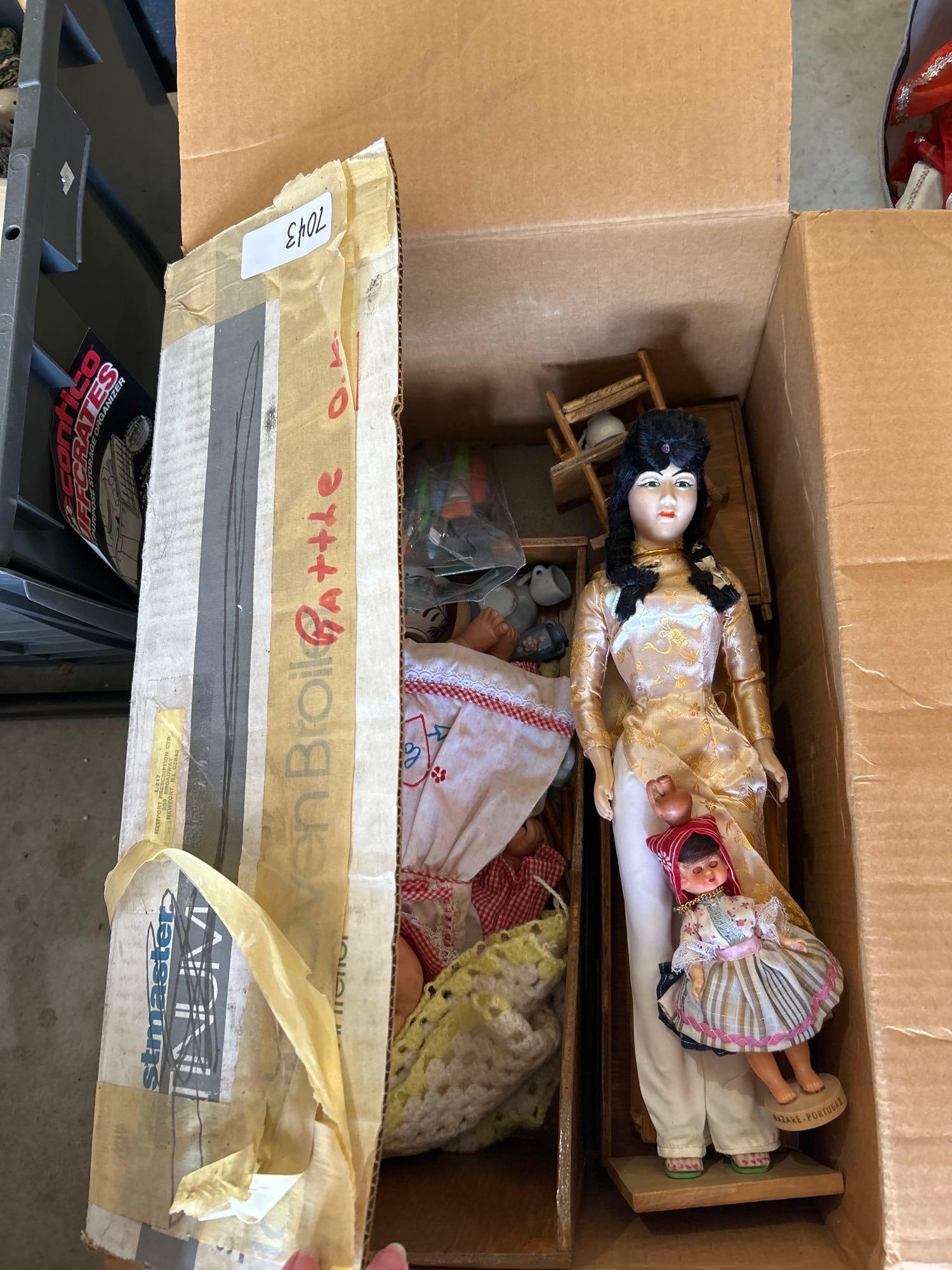 Vintage Dolls & Art Supplies: Vintage dolls & Art supplies.