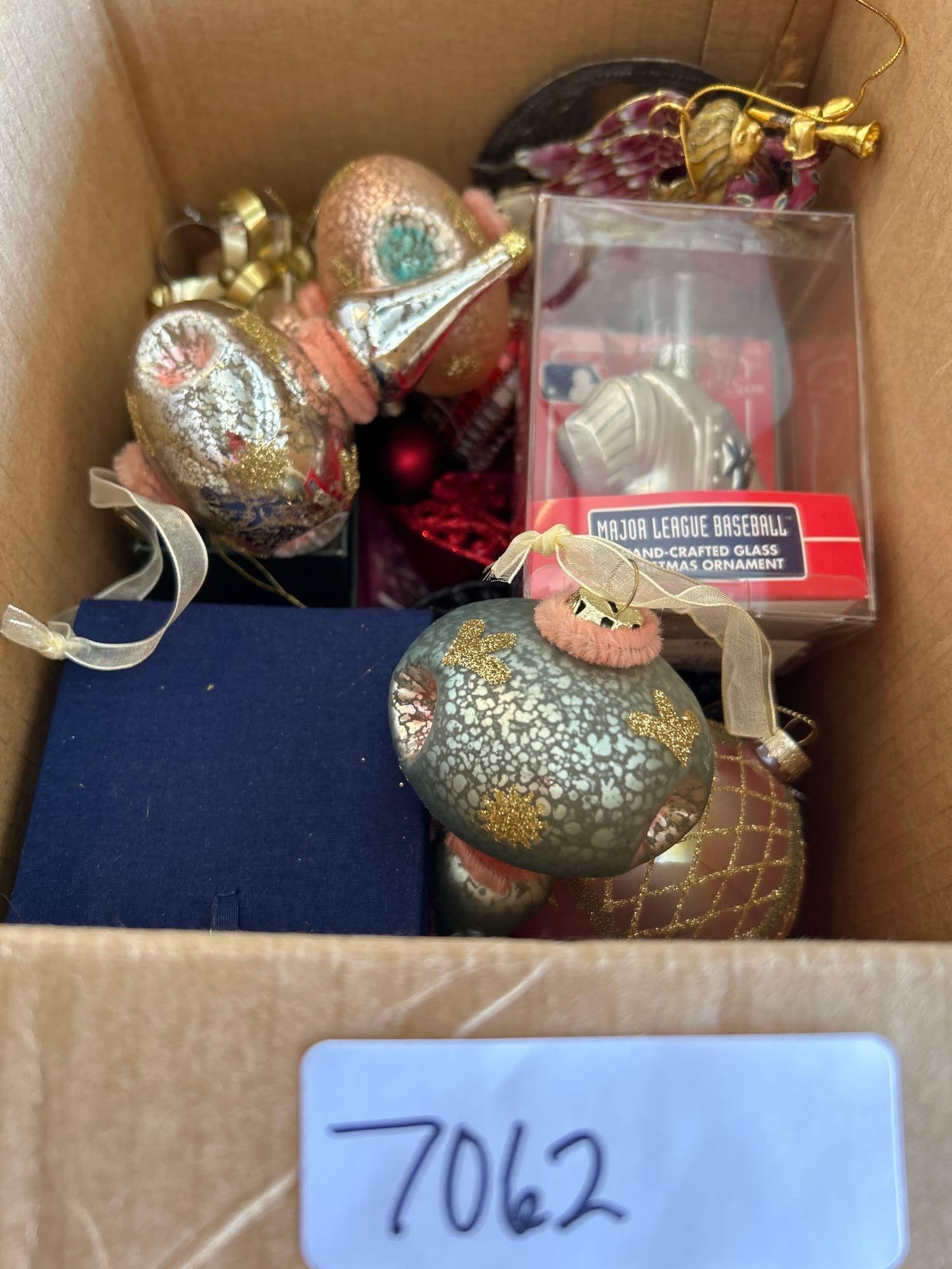 Lot Of Christmas Ornaments (1 of 5)