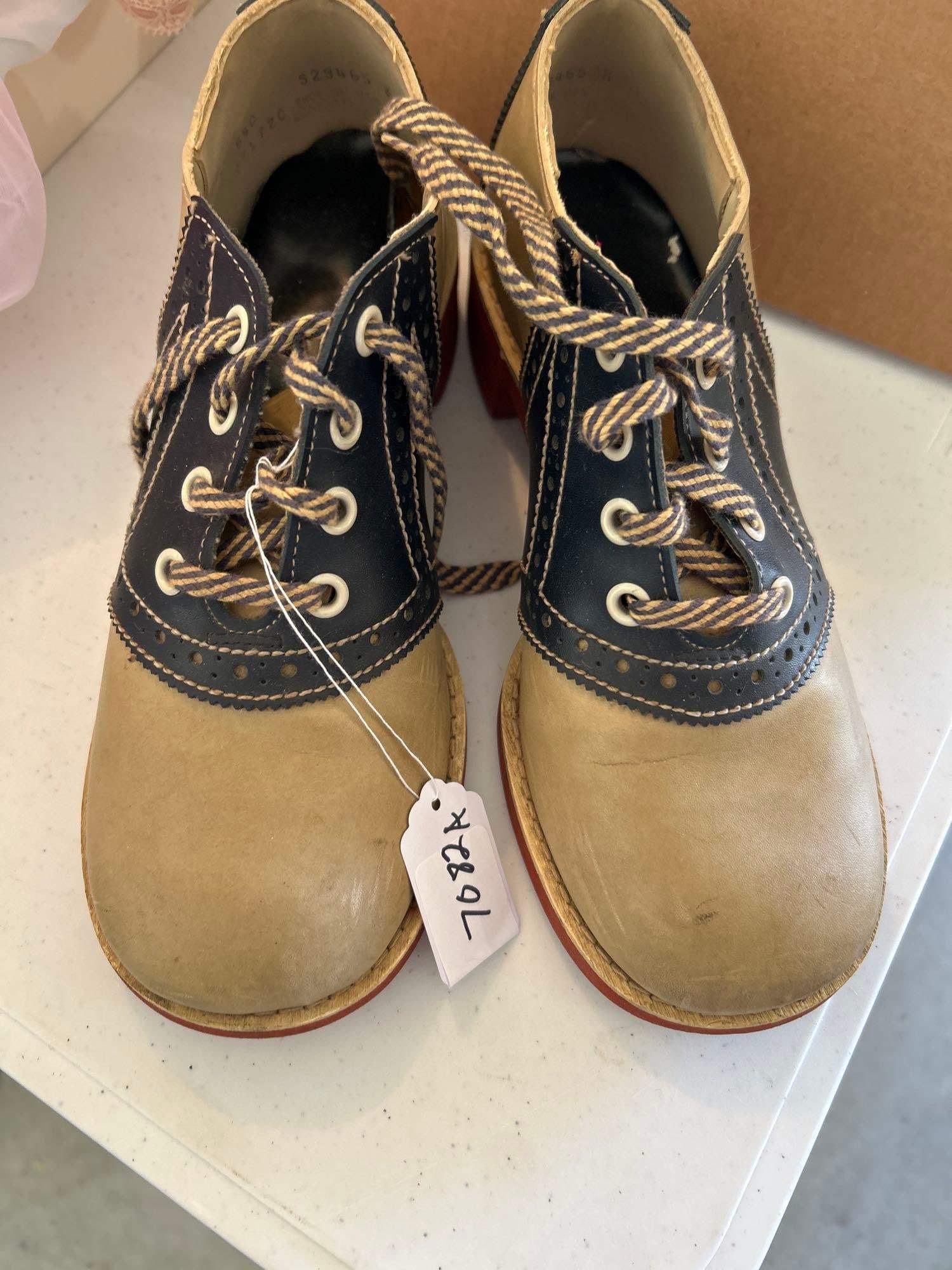 Vintage Saddle Shoes (1 of 4)