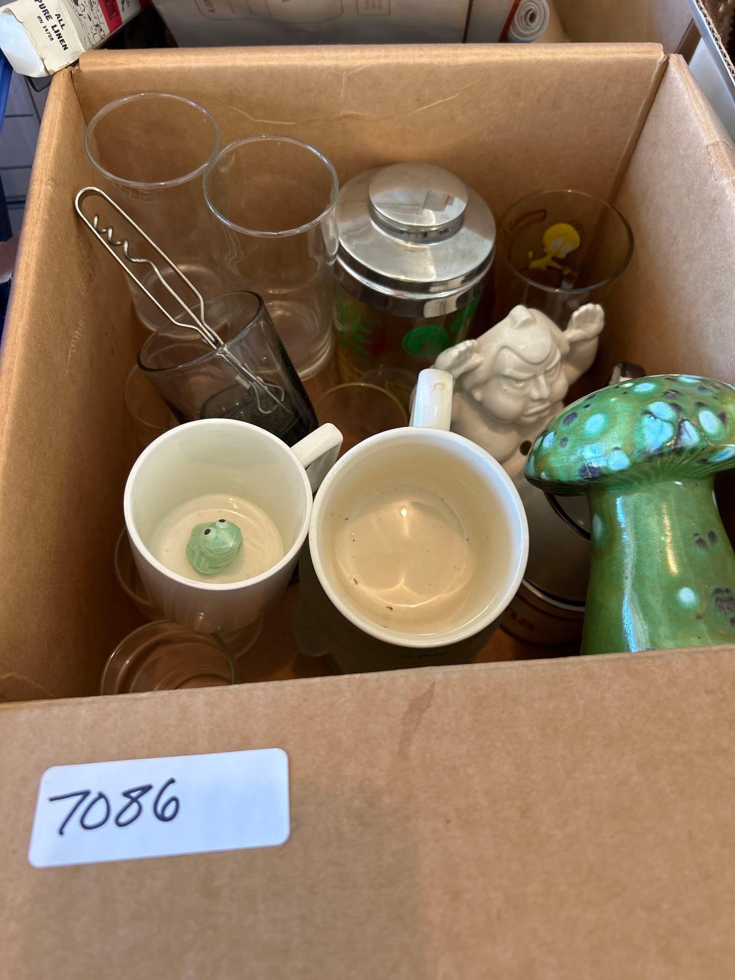 Vintage Barware & Housewares (1 of 6)