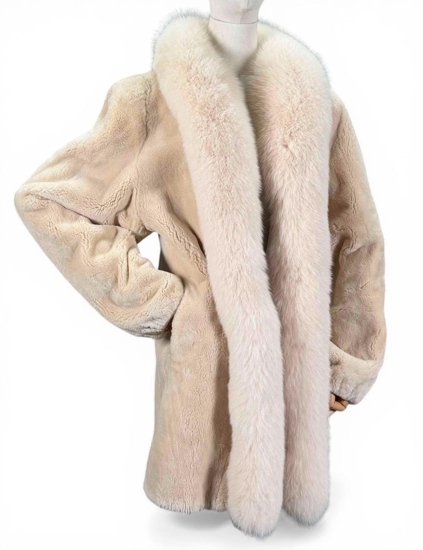 Vintage Overland White Fox & Sheared Fur Coat: Vintage Overland White Fox & Sheared Fur Coat. Total length approximately 31.0in. Chest 45.0in. Sleeve length 25.0in. All measurements are approximate and taken flat. Please note that winning bidders