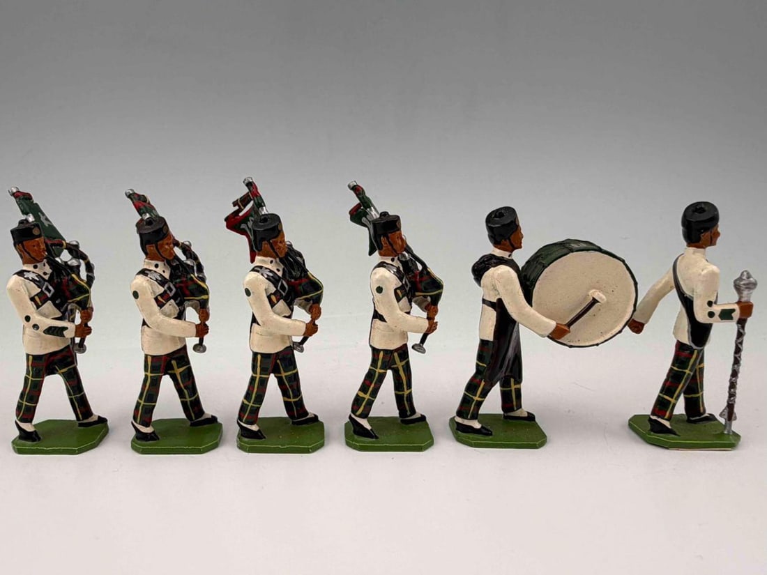 Ducal Lead Toy Soldiers, Gurkha Rifles Pipes And Drums - 10