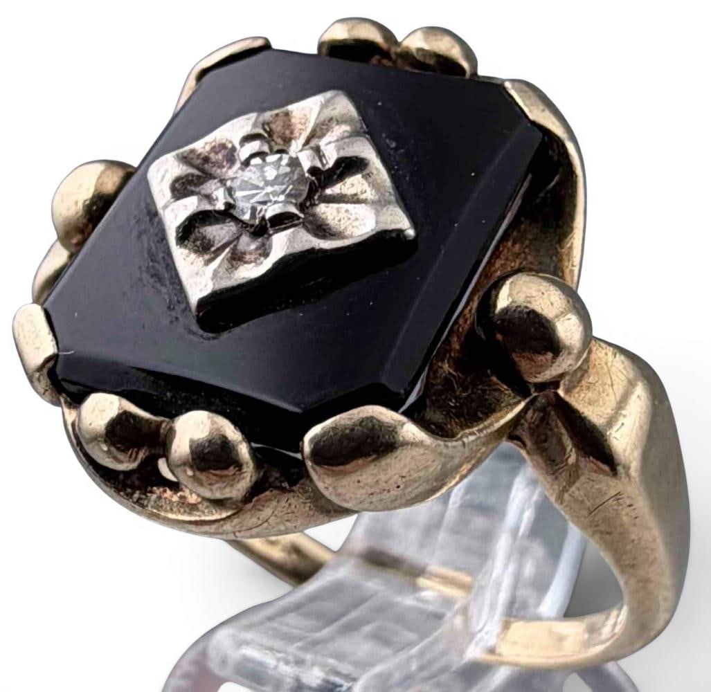 Vintage 10K Black Onyx & Diamond Ring: Vintage 10K Black Onyx & Diamond Ring, 3.6g. Marked "10K," signed "DASON." Ring front approximately 15.2 x 15.1mm. Approximate ring size 6. ALL CREDIT CARDS WILL BE MANUALLY VERIFIED PRIOR TO