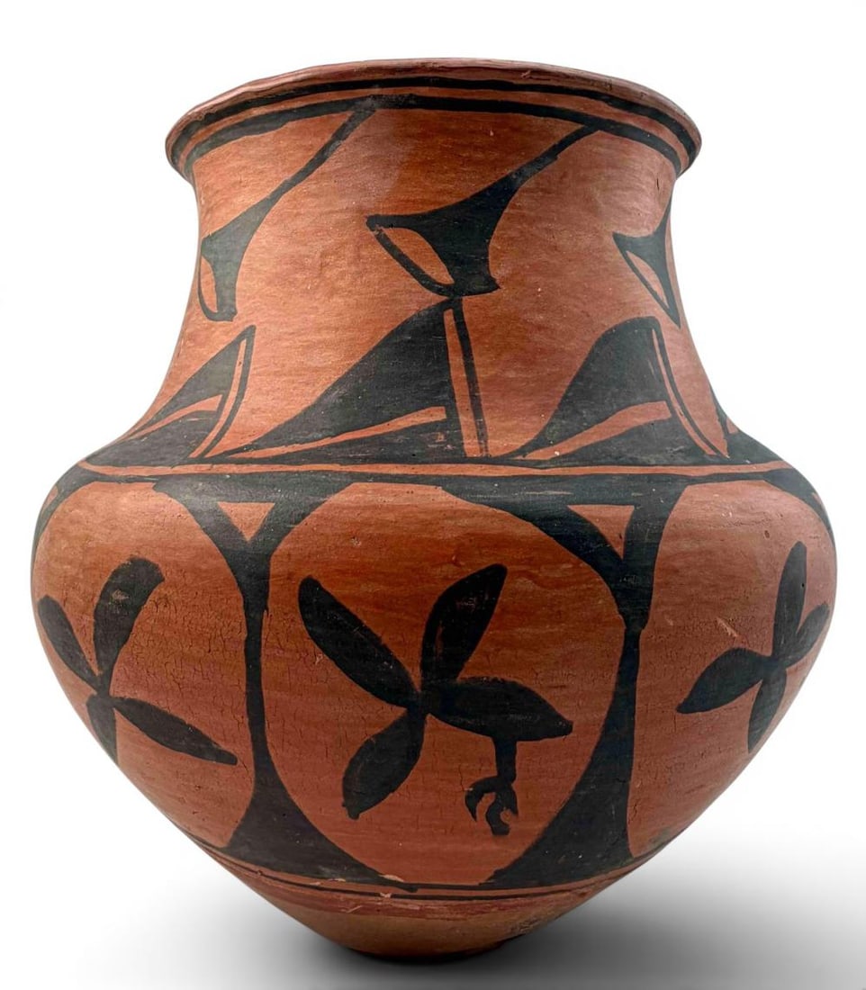 Large Antique Santo Domingo Pottery Olla (1 of 17)