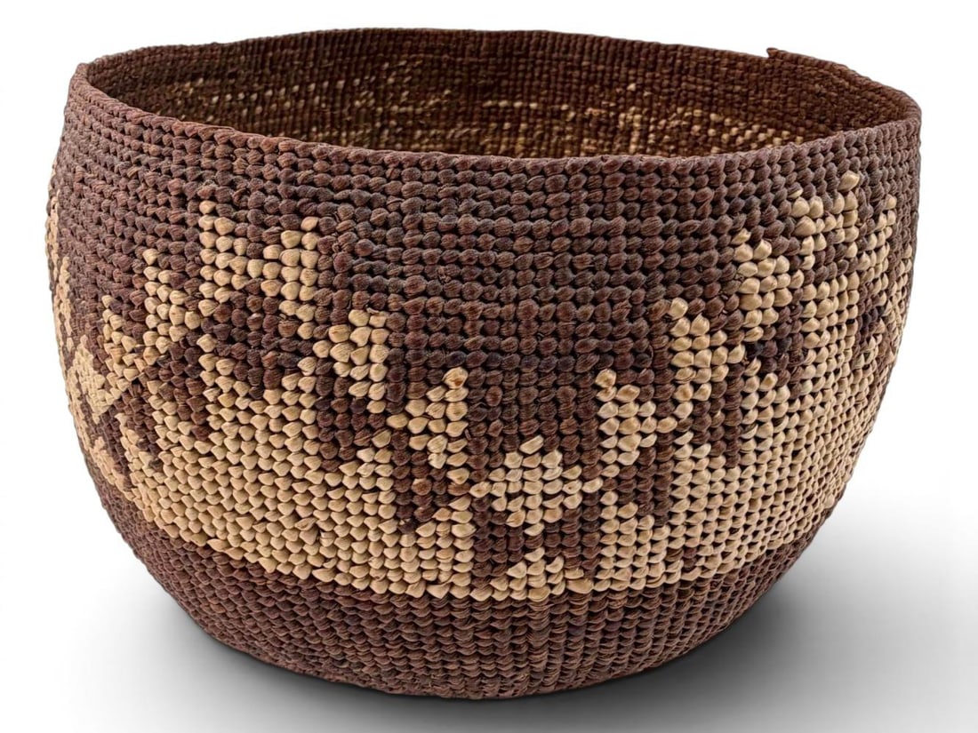 Hupa Yurok Karuk Native American Basket With Negative Decoration (1 of 8)