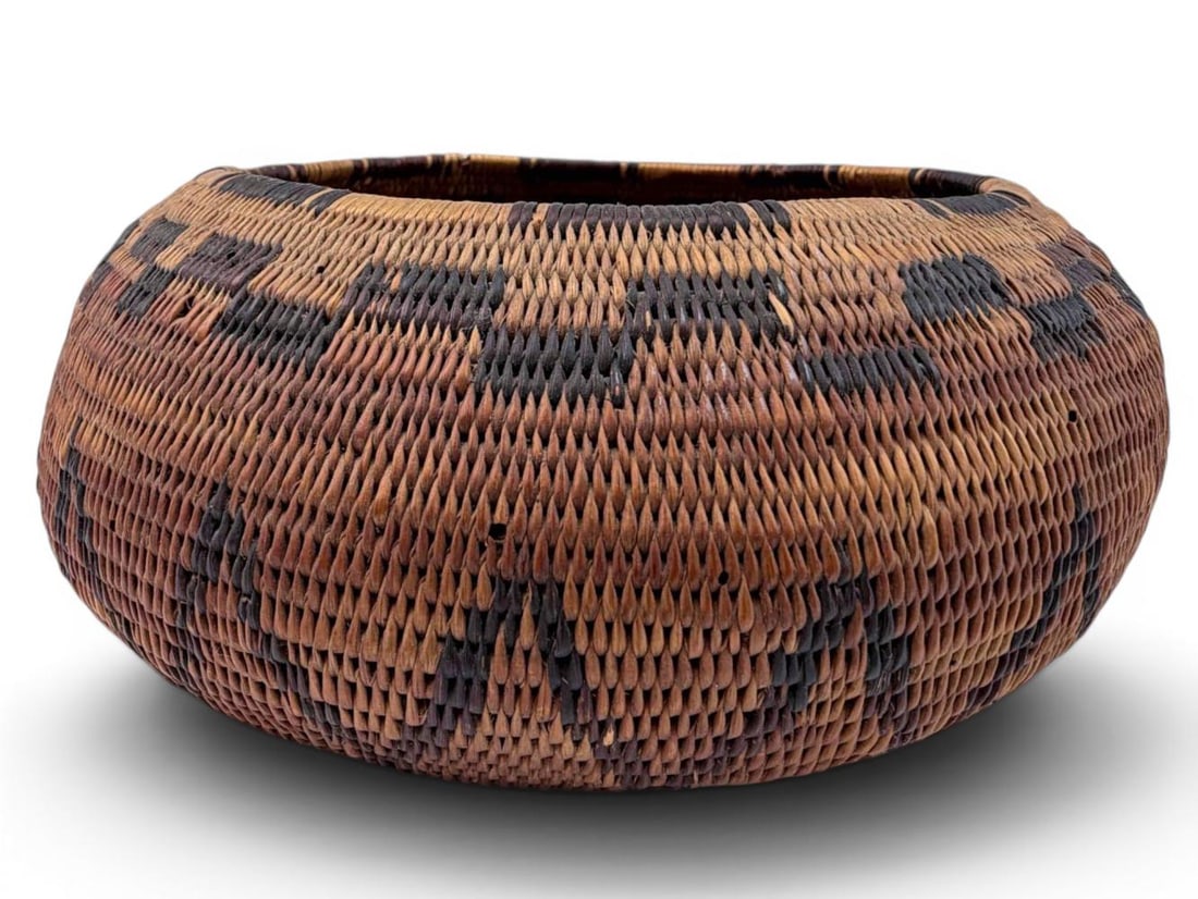 Antique Native American Basket - 7