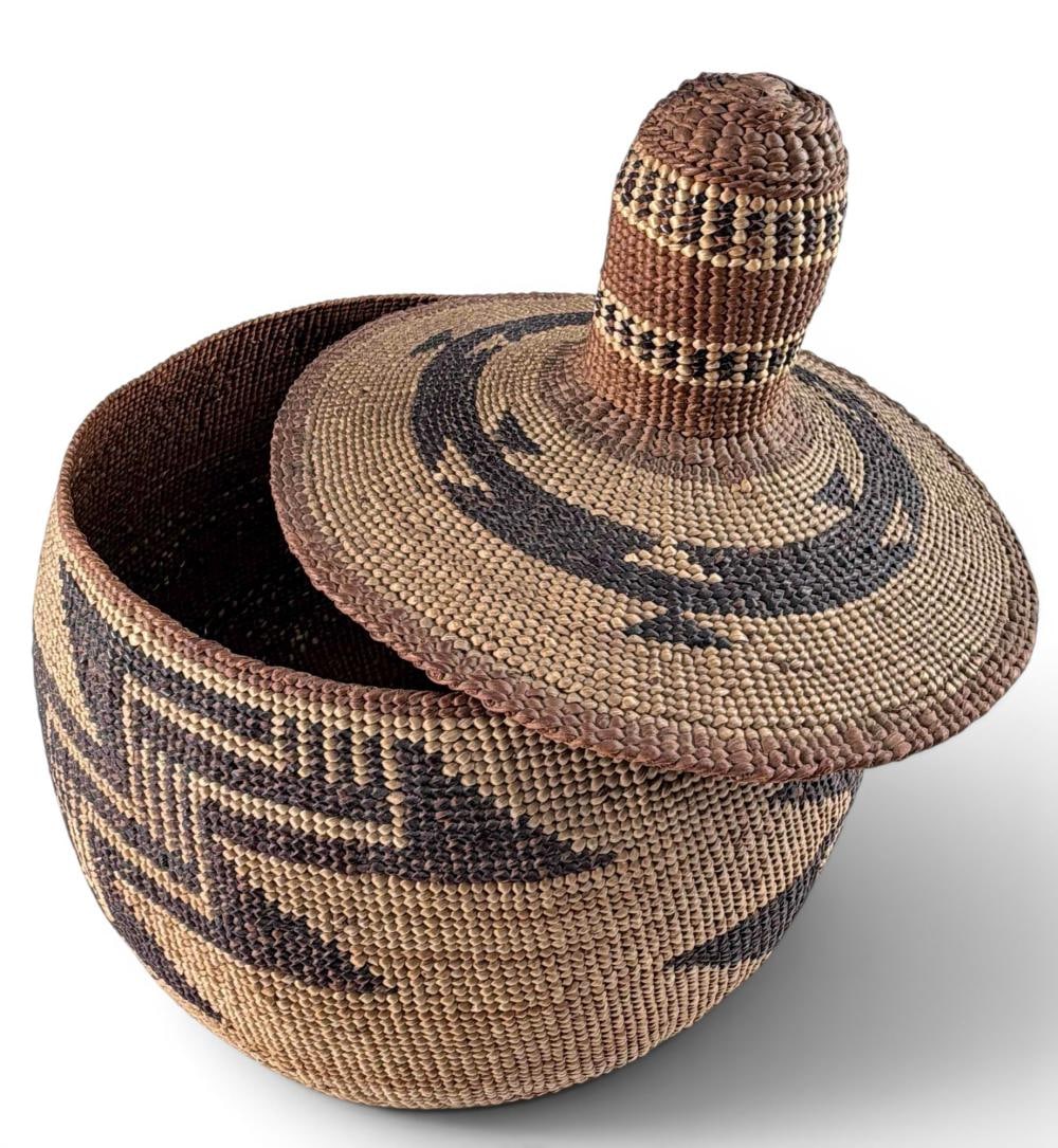 Hupa Yurok Karuk Native American Lidded Tobacco Basket (1 of 11)