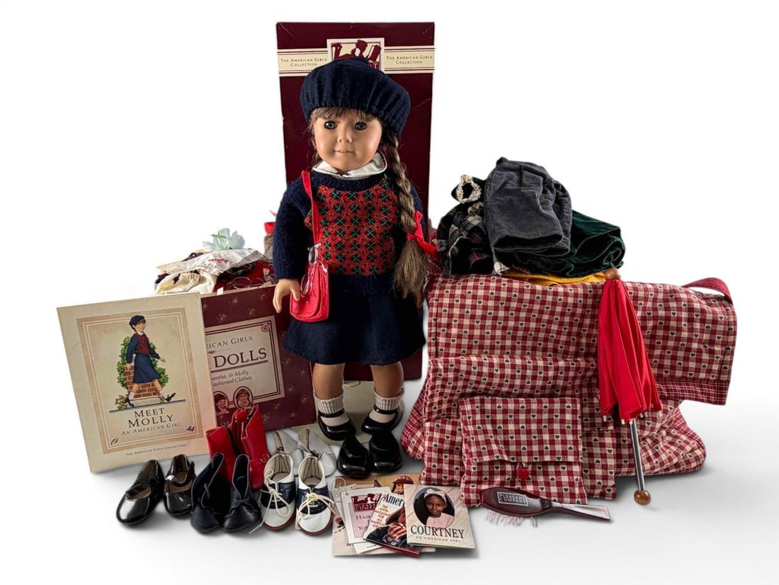American Girl Molly McIntire Doll With Clothes & Accessories, Early Release (1 of 19)