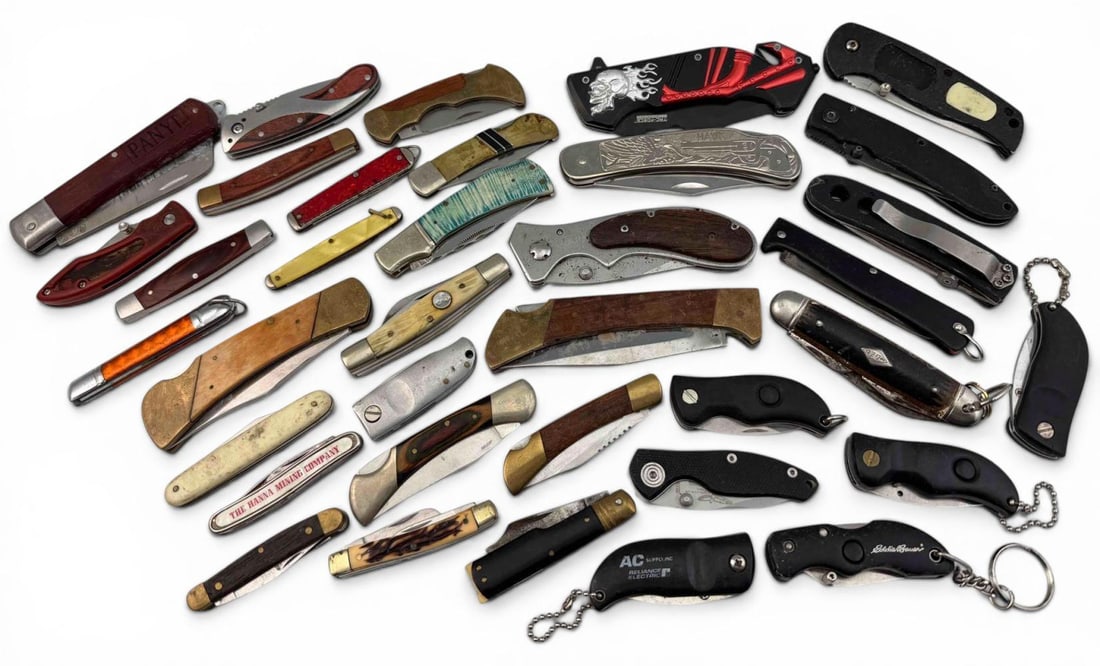 Large Collection Of Pocket Knives: Large Collection Of Pocket Knives. Largest (open) approximately 8.0L x 1.5W in. Smallest approximately 3.75L x 0.62W in.