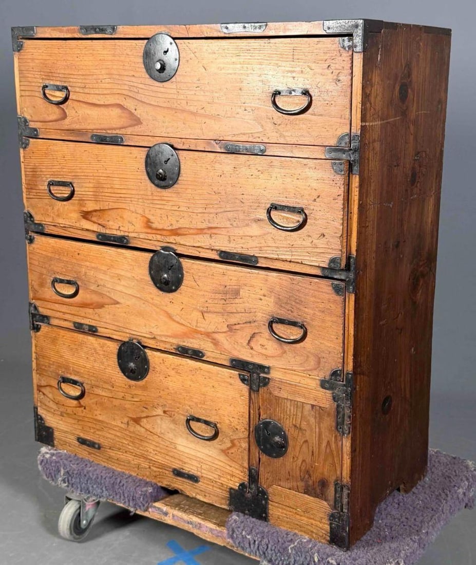 Japanese Iron Mounted Tansu Chest (1 of 14)