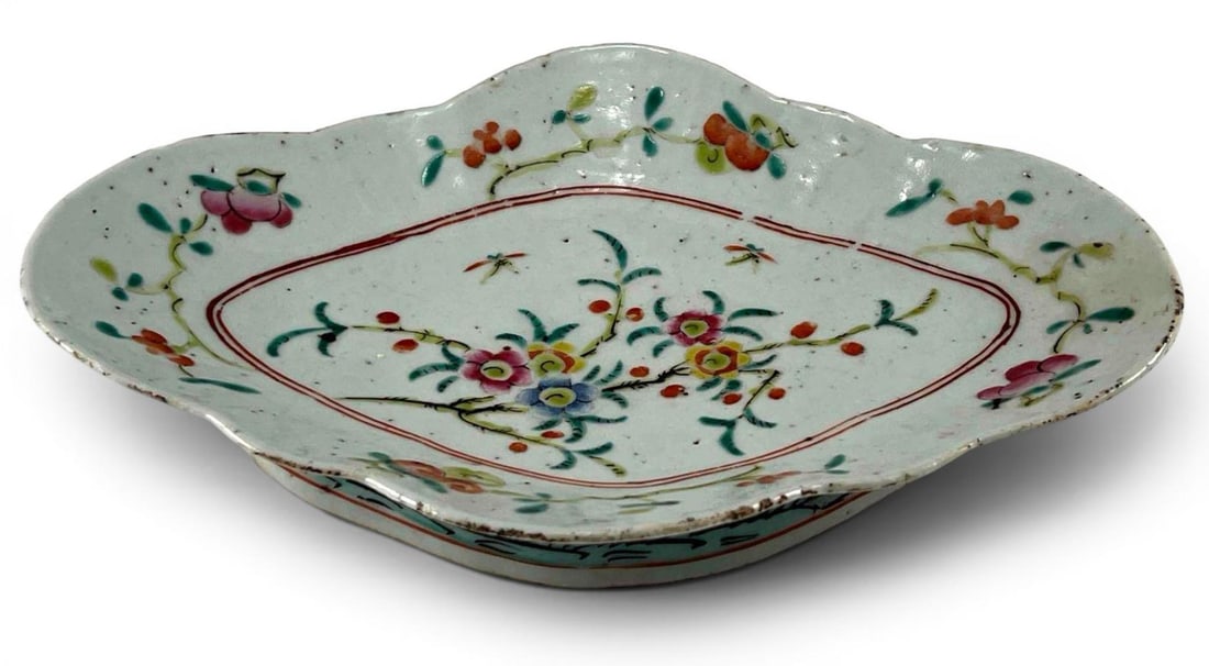 Chinese Famille Rose Porcelain Serving Dish, Late Qing Dynasty: Chinese Famille Rose Porcelain Serving Dish, Late Qing Dynasty, c. 1860-1890. Approximately 10.375L x 7.25W x 2.0H in. Provenance: From the private collection of Joel Rothschild.