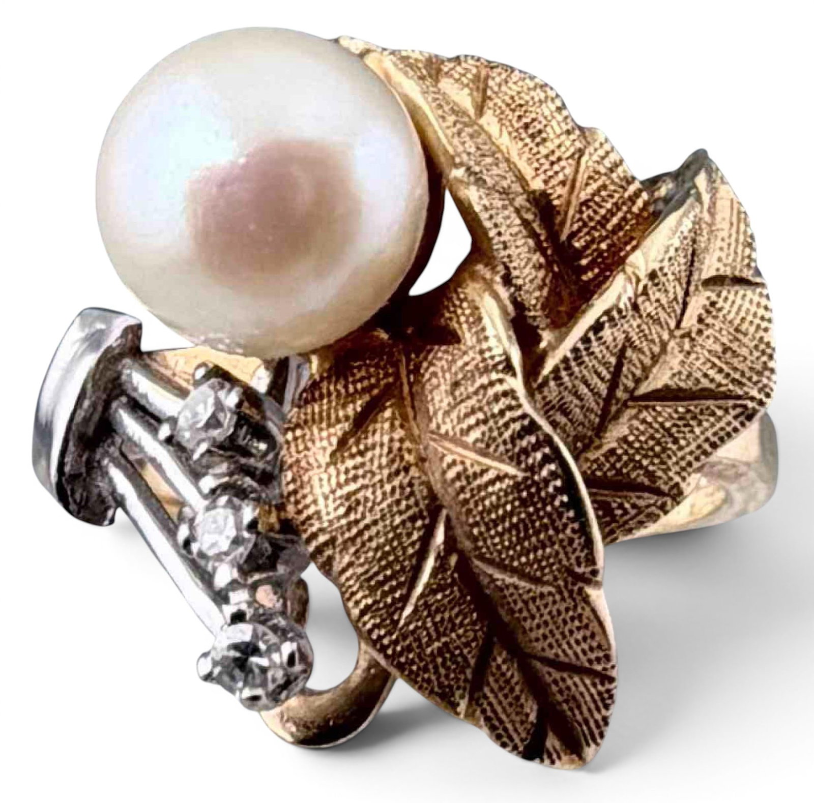 14K Gold Pearl & Diamond Ring: 14K Gold Pearl & Diamond Ring, 5.3g. Marked "14K." Pearl approximately 7.1mm. Approximate ring size 5.5. ALL CREDIT CARDS WILL BE MANUALLY VERIFIED PRIOR TO SHIPMENT.