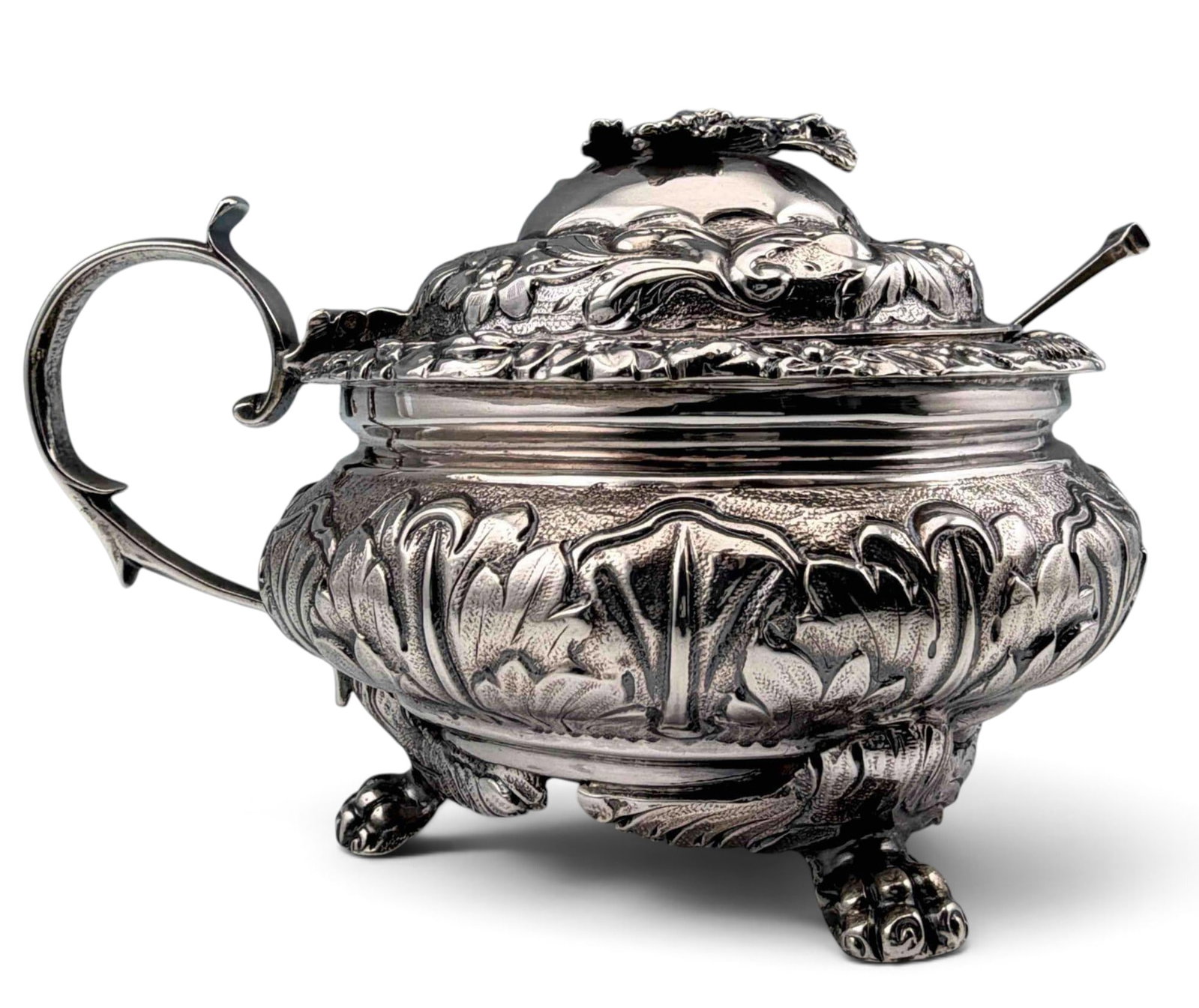 George IV Sterling Silver Sugar Dish: George IV Sterling Silver Sugar Dish, 248.5g. Marks for sterling, London, 1826. Later sterling silver spoon. Approximately 3.0H x 4.87W x 3.5D in. ALL CREDIT CARDS WILL BE MANUALLY VERIFIED PRIOR TO S