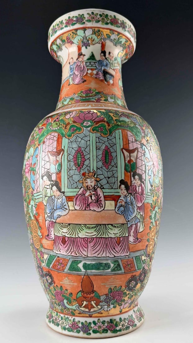 Chinese Rose Medallion Porcelain Vase (1 of 20)