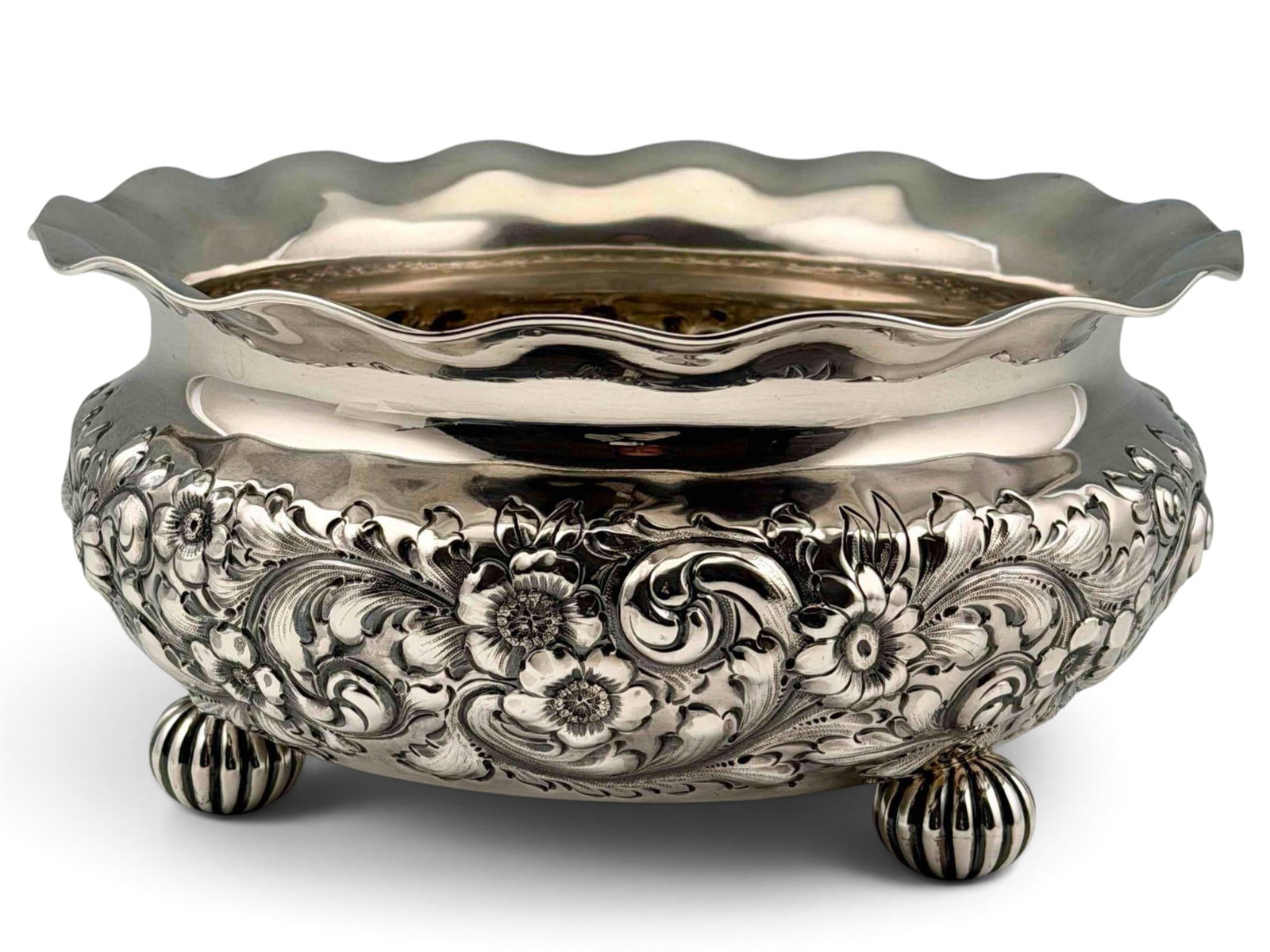 Durgin Company Sterling Silver Floral Repousse Centerpiece Bowl (1 of 12)