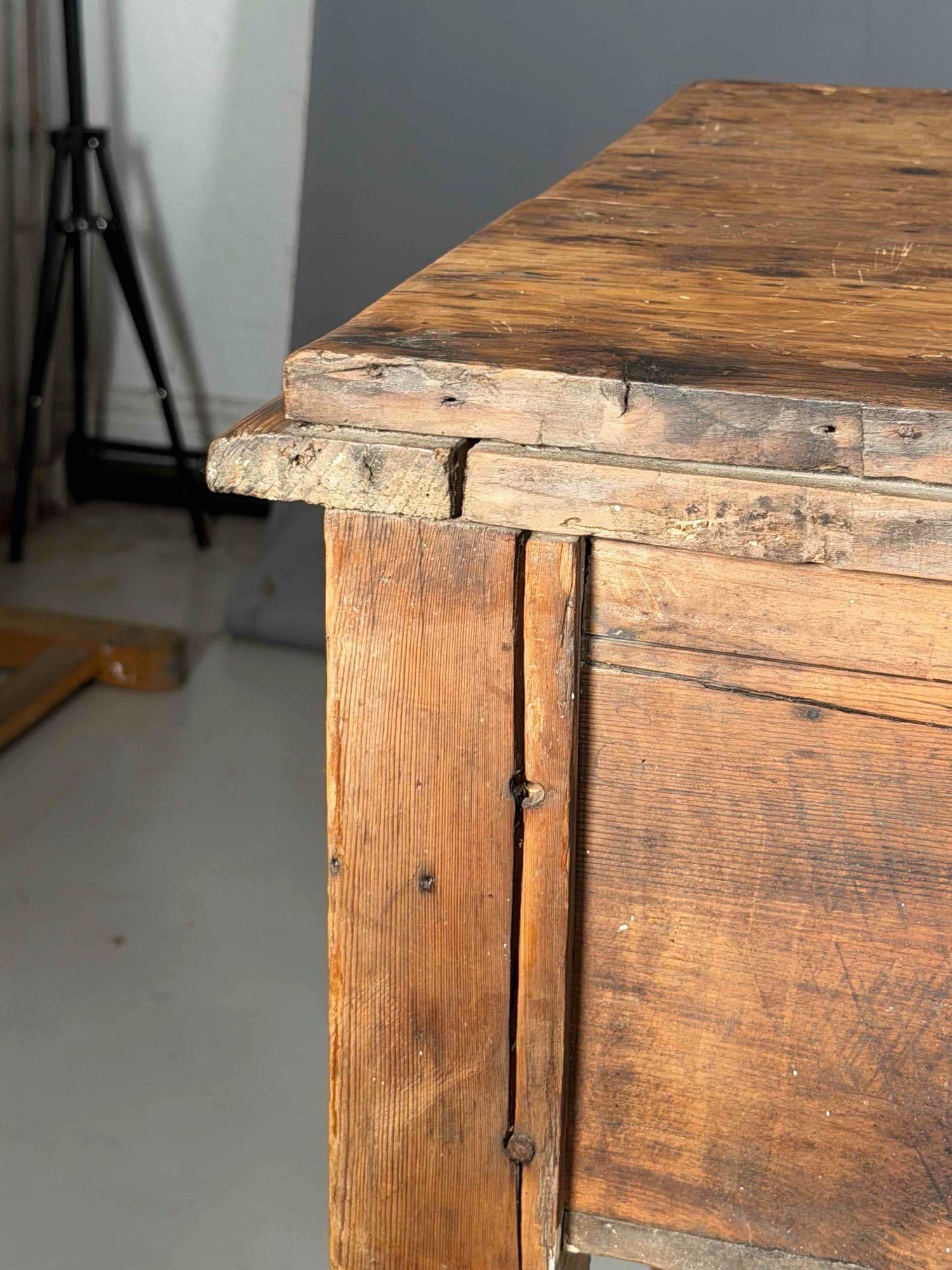 19th Century Pine Three-Drawer Serving Table - 11