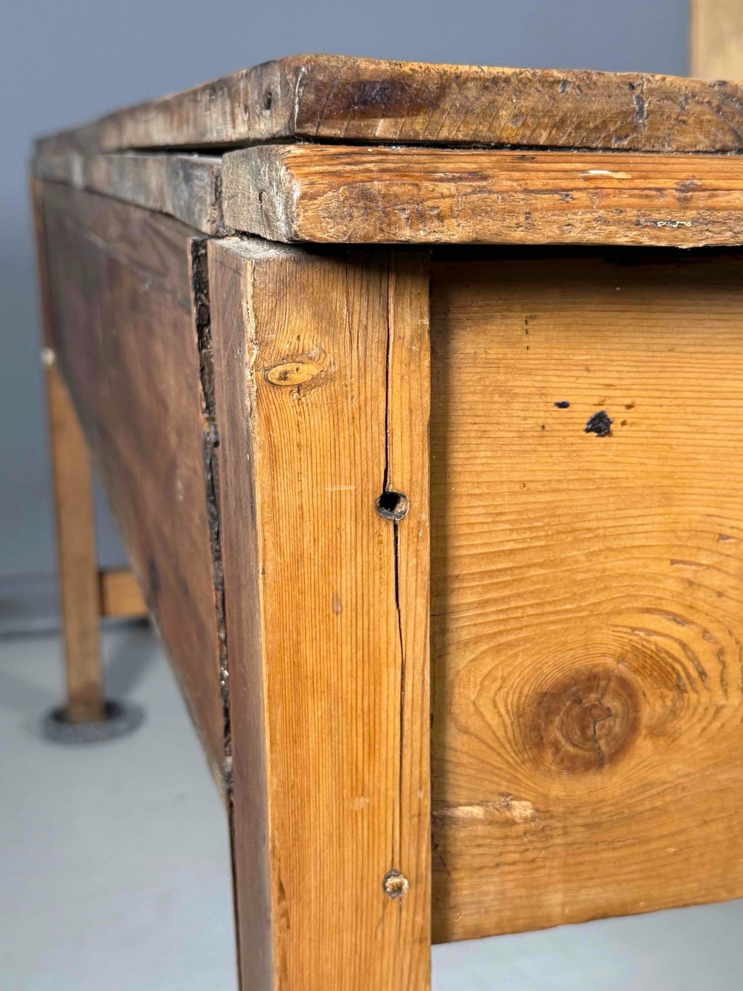 19th Century Pine Three-Drawer Serving Table - 14