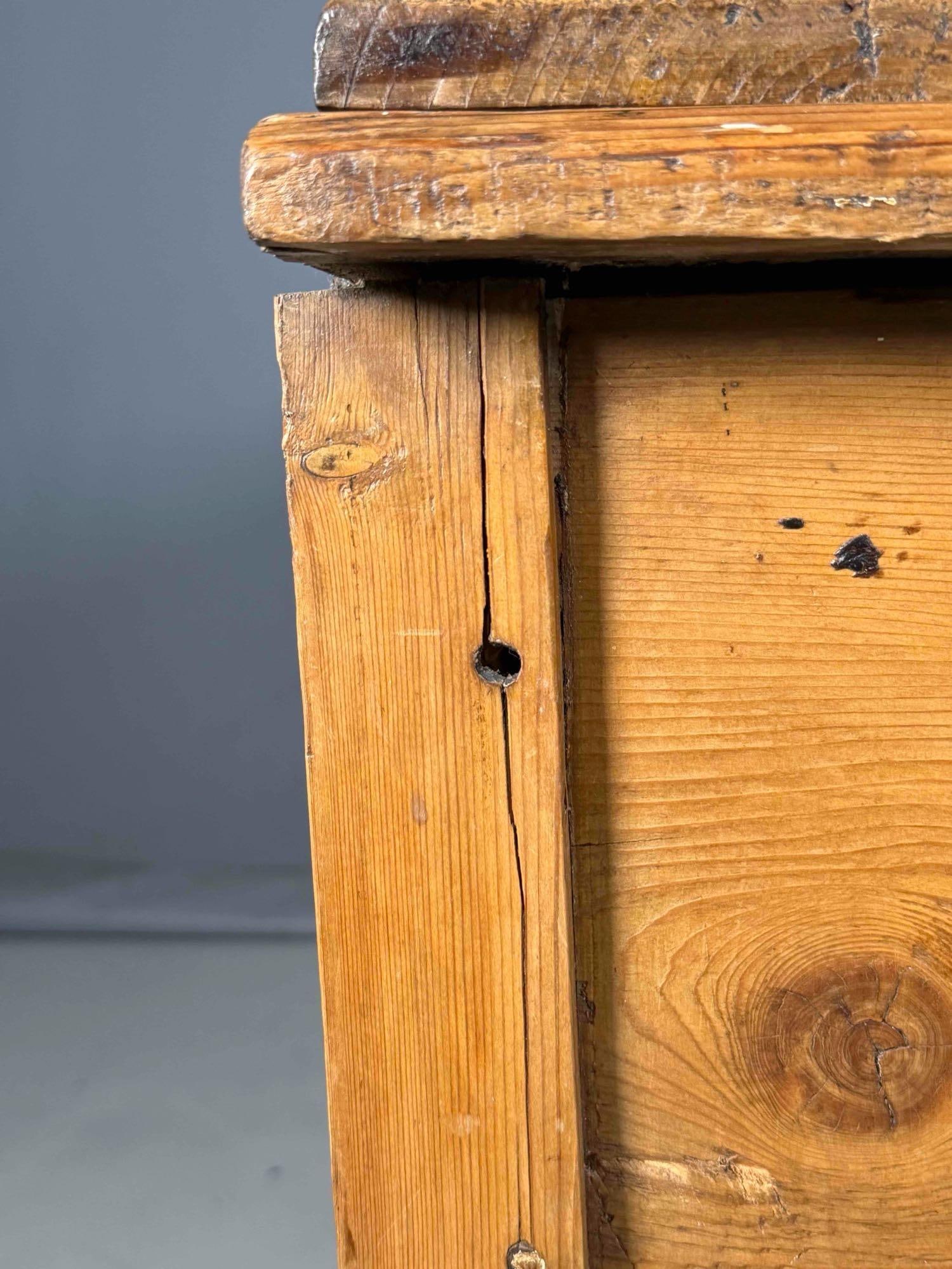 19th Century Pine Three-Drawer Serving Table - 15