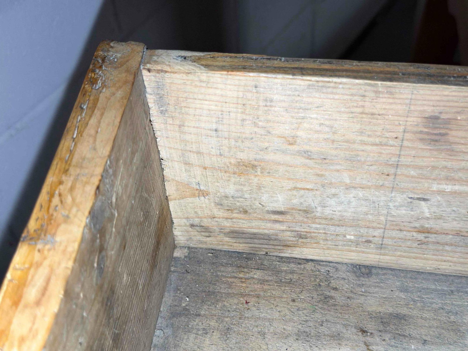 19th Century Pine Three-Drawer Serving Table - 17