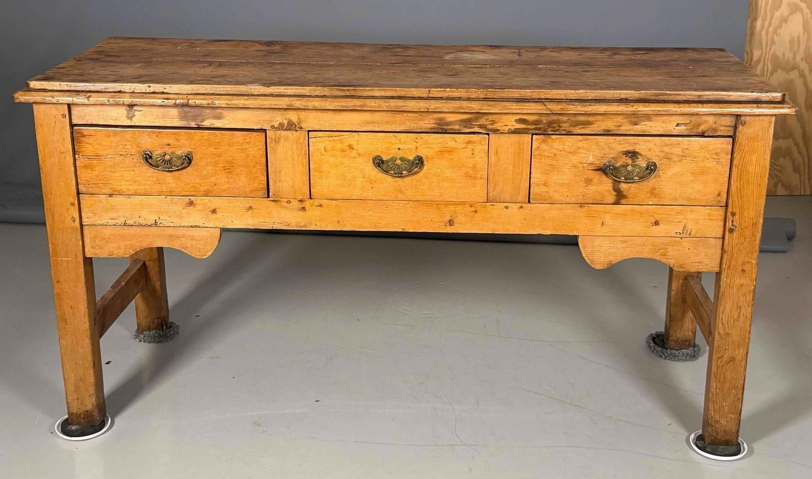 19th Century Pine Three-Drawer Serving Table - 2