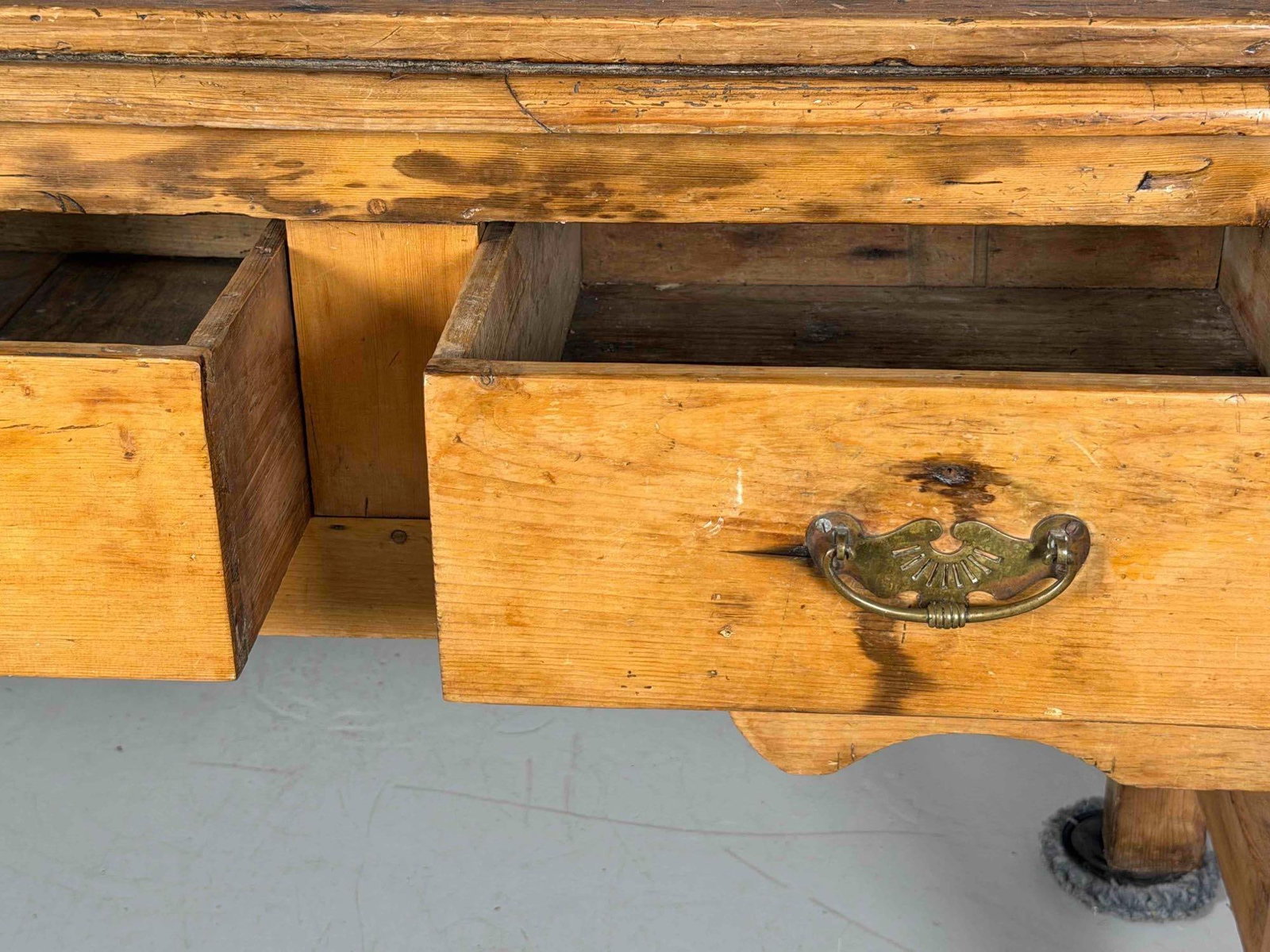 19th Century Pine Three-Drawer Serving Table - 4
