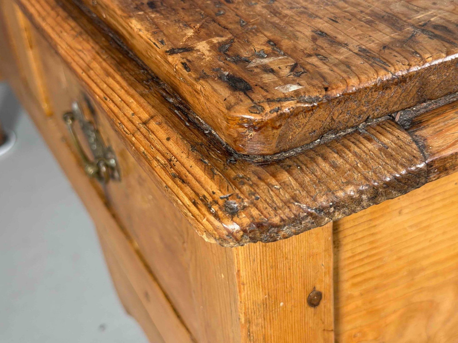 19th Century Pine Three-Drawer Serving Table - 8