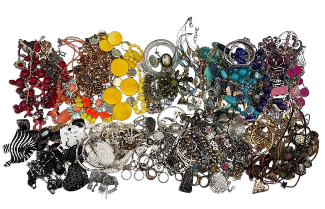 Large Costume Jewelry Lot: Large Costume Jewelry Lot.