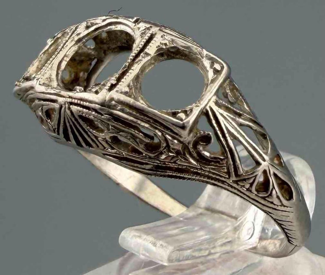 Platnimum Ring: Platnimum Ring, 3.4g. Approximate Ring Size 6.25. ALL CREDIT CARDS WILL BE MANUALLY VERIFIED PRIOR TO SHIPMENT.