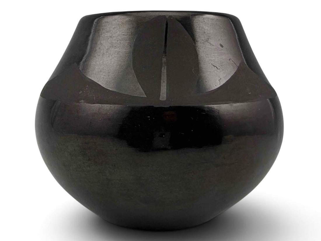 Maria & Santana Martinez, San Ildefonso Pueblo Blackware Pot (1 of 10)