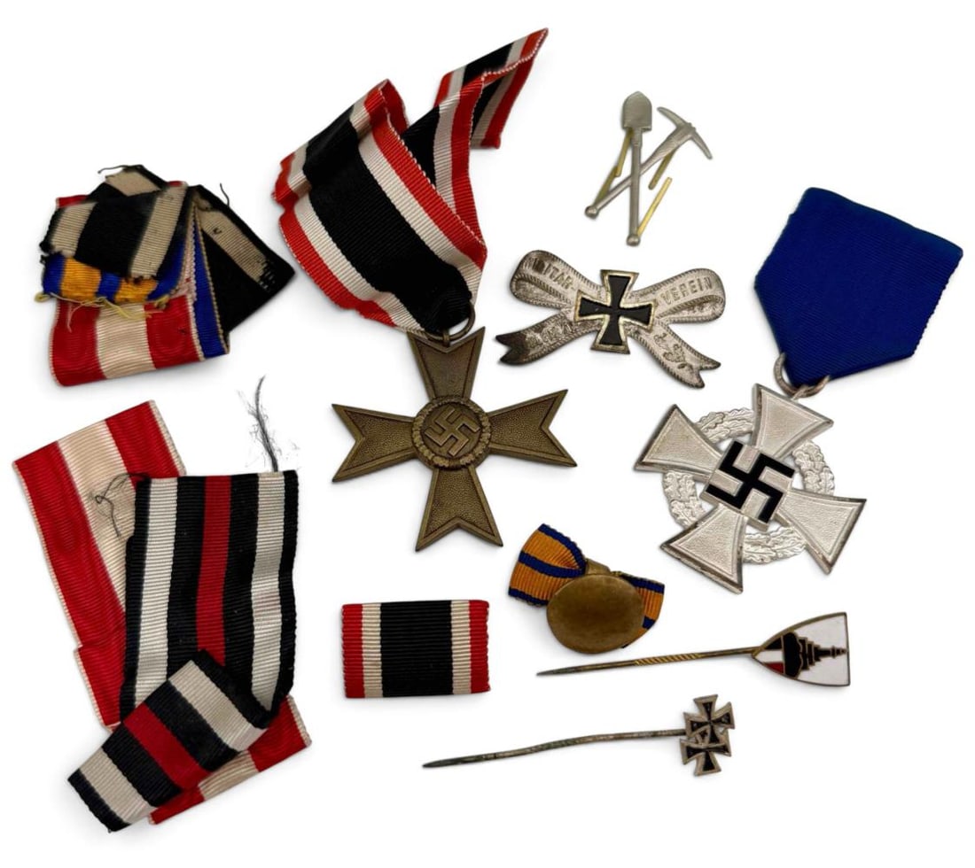 Lof Of WWI & WWII German Medals & Insignia: Lof Of WWI & WWII German Medals & Insignia. Accompanied by a letter of provenance stating that the pieces belonged to Kurt Pressel, a civil engineer from Dresden, Germany.