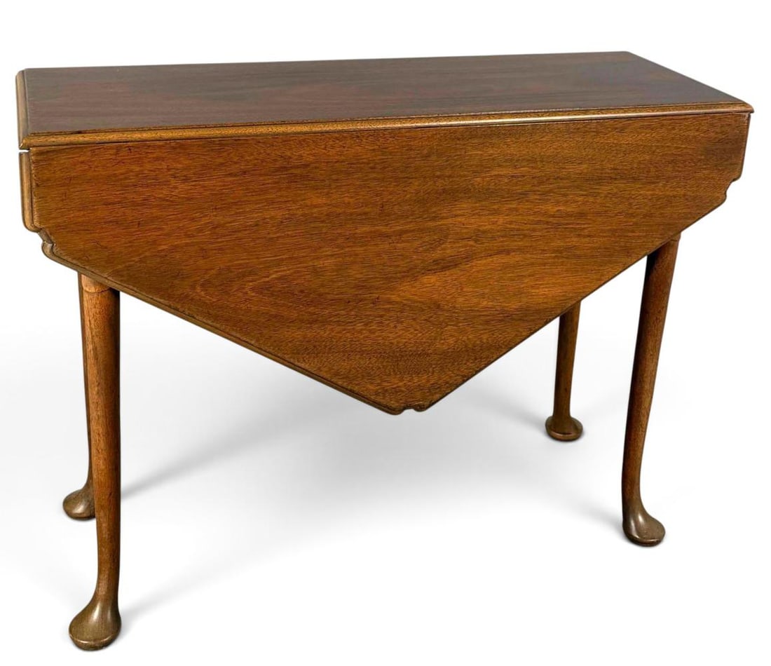 Kittinger Colonial Williamsburg Queen Anne Style Drop Leaf Table (1 of 16)