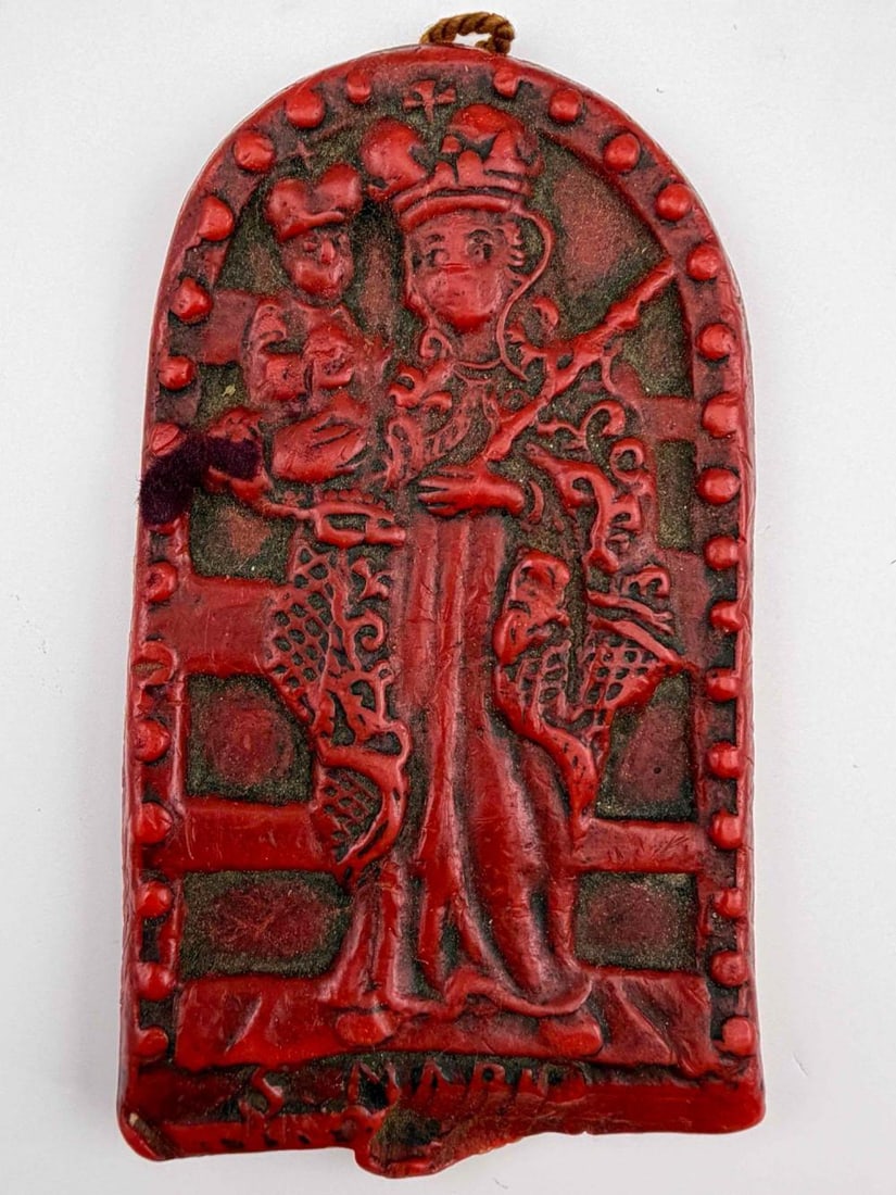 Continental European Composition Wax Devotional Relief of the Madonna & Child: Continental European Composition Wax Devotional Relief of the Madonna & Child in a Gothic arch niche. Late 19th to early 20th century. Likely produced for pilgrimage or private devotional use. Approxi