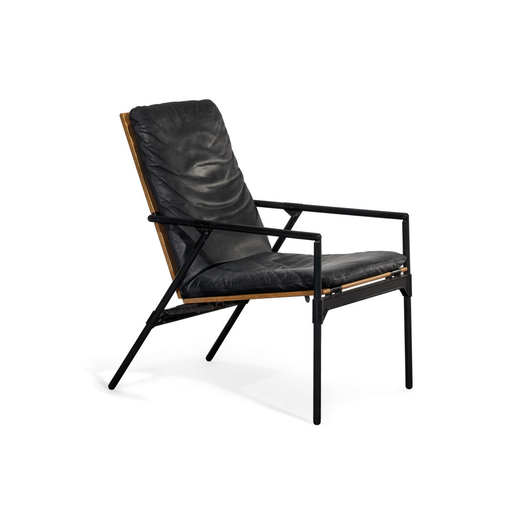 RICHARD SAPPER 1932-2015 Poltrona pieghevole 'Nena' per B&B Italia 1984 - RICHARD SAPPER: Metallo verniciato, resina, legno, pelle. Lievi segni del tempo. 88,00 x 52,00 x 70,00 cm - Painted metal, resin, wood, leather. Minor wear marks. 34.65 x 20.47 x 27.56 in.