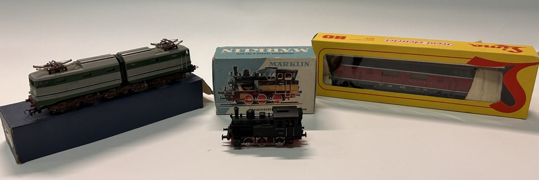 AUTORI VARI Locomotive Anni '50 - AUTORI VARI Locomotives 50s: AUTORI VARI Locomotive Anni '50 due Marklin #3029 #3021 e una Lima. Buone condizioni. (3) - AUTORI VARI Locomotives 50s Two Marklin #3029 #3021 and one Lima. Good condition. (3)