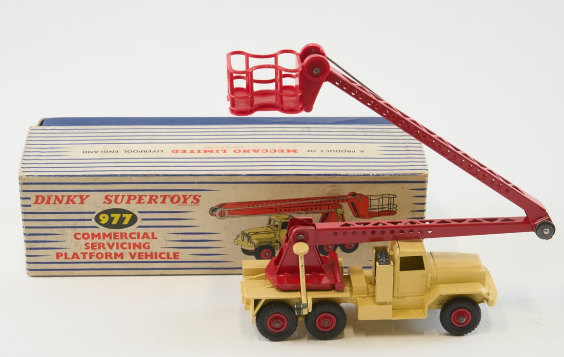 ミニカー DINKY No.977 COMMERCIAL SERVICING DINKY 977 COMMERCIAL SERVICING PLATFORM VEHICLE -RARE IN USA