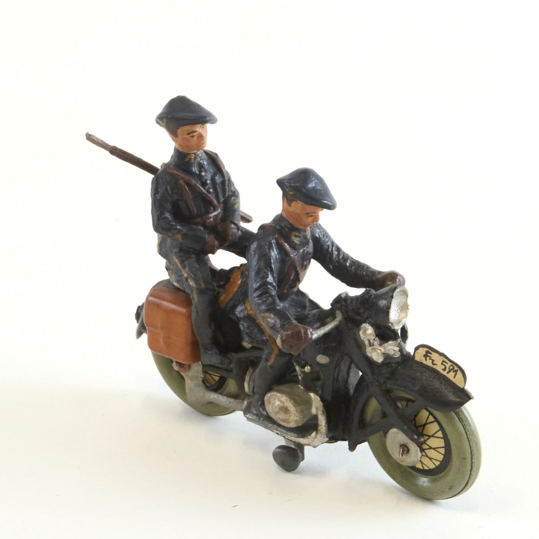 Cacciatori Ardenne con moto - Ardennes Hunters with motorcycle: HAUSSER LINEOL - MADE IN GERMANY Cacciatori Ardenne con moto Anni '30 in pasta. Ottime condizioni. 8,00 cm - HAUSSER LINEOL - MADE IN GERMANY Ardennes Hunters with motorcycle 30s Made of composite mat