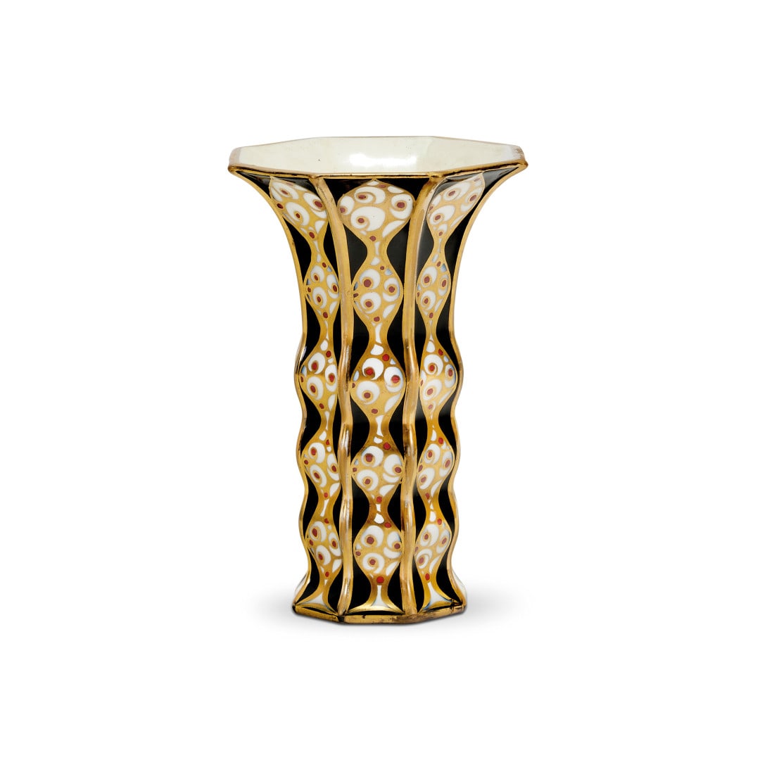 KARL KLAUS Vaso per Serapis-Whaliss 1910 circa - KARL KLAUS Vase for Serapis-Whaliss 1910 ca: Ceramica smaltata. Marchio della manifattura. Lievi difetti. 18,00 x 11,50 x 11,50 cm - Enameled ceramic. Manufacturer's mark. Minor defects. 7.09 x 4.53 x 4.53 in.